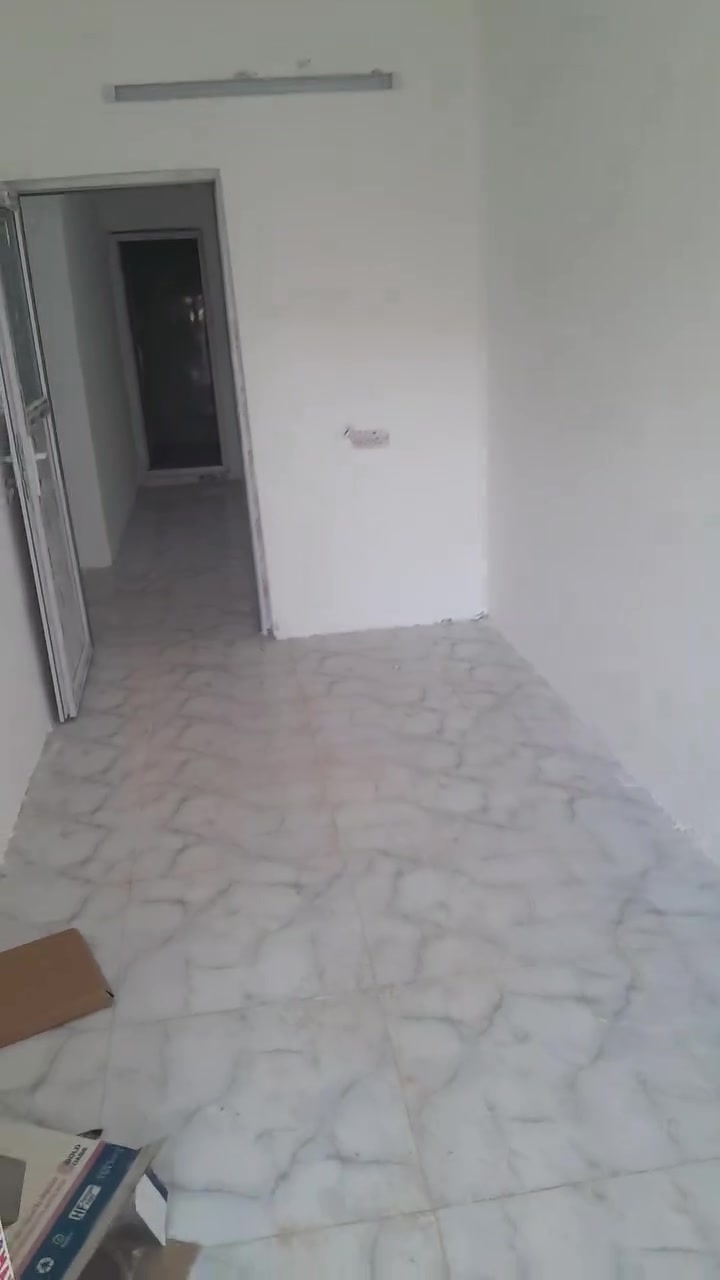 🏠 مشتمل لقطة للبيع في خانقين – حي رمضان ✨
​فرصة ممتازة للسكن أو الاستثمار في موقع حيوي!
​المساحة: 130 متر 
​نوع العقار: طابو صرف (ملك صرف).
​الموقع: حي رمضان، مجاور (بصف) جامع كافيه.
​📌 تفاصيل التصميم الداخلي:
​المشتمل يحتوي على 
​🛌 غرفة نوم.
​🛋️ هول (صالة داخلية).
​🪑 غرفة استقبال.
​🍳 مطبخ.
​🚿  صحيات 
​💰 السعر:
​58 مليون دينار عراقي فقط!
​📞 للتواصل والاستفسار:***********
​نستقبل جميع عروضكم السكنية والتجارية (بيع - شراء - إيجار) داخل وخارج خانقين. تواصل معنا الآن عبر الرسائل أو الاتصال.***********
