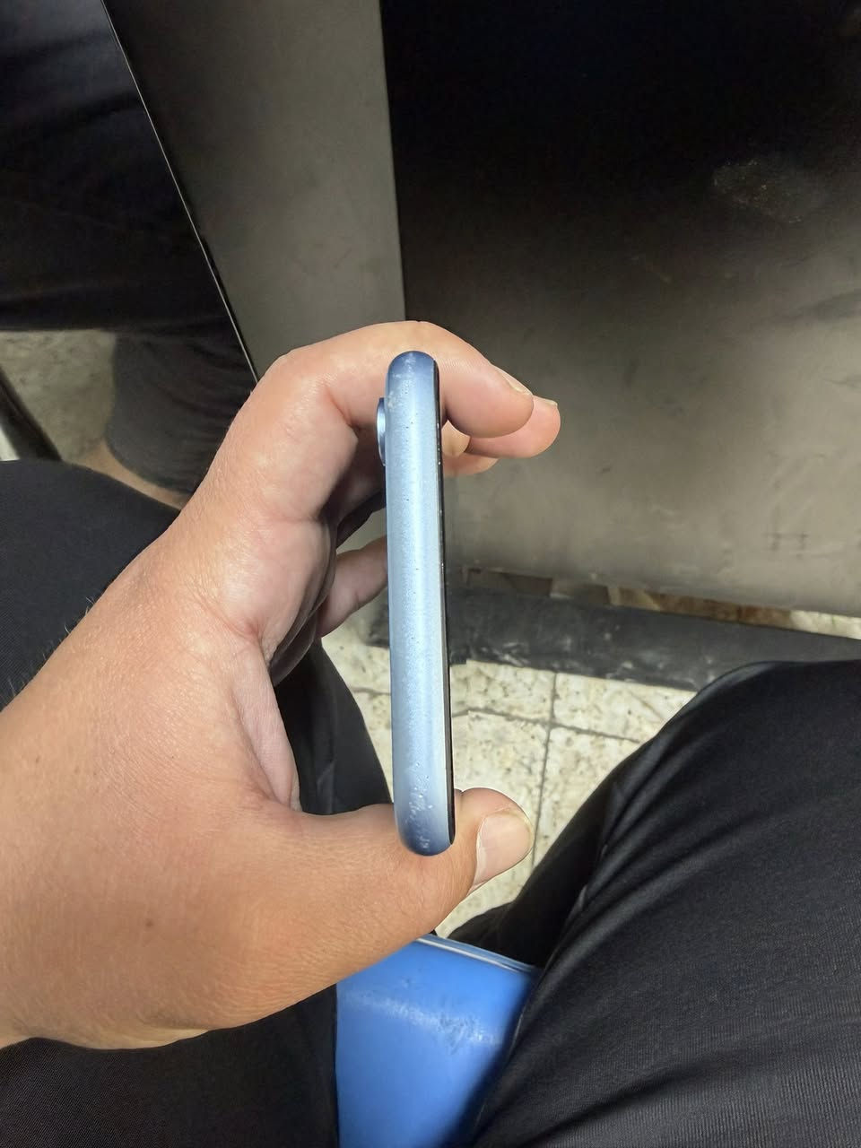 ايفون xr ذاكره ١٢٨ بطاريه ٨٠ ب٢٠٠ وبي مجال مكاني حي العدل ***********
