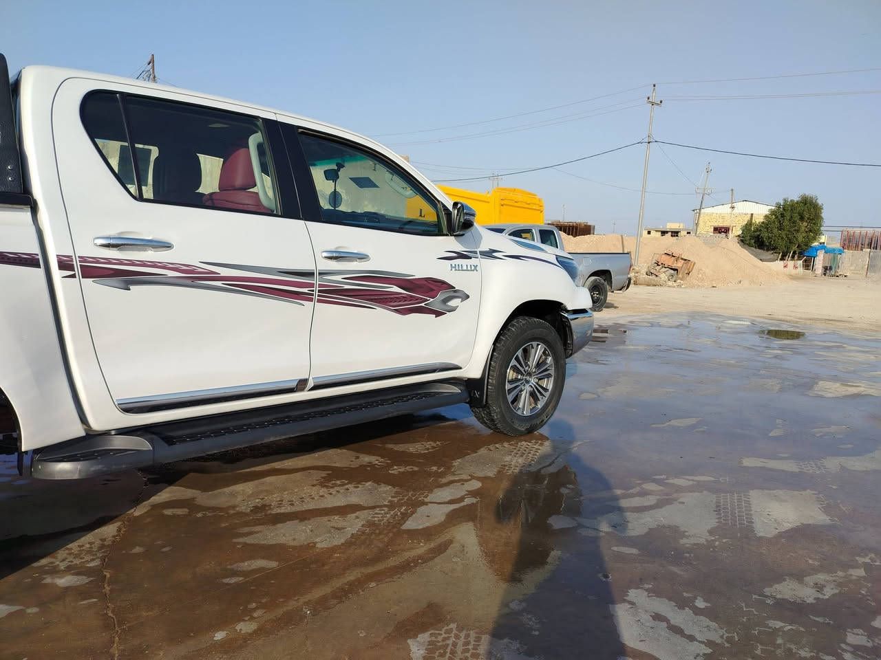 السلام عليكم فورويل 2023 مكفوله كفاله عامه ماشيه (18) الف سياره زيروو سياره مال جناي مكان السياره واسط رقم الهاتف *********** للتفاصيل
