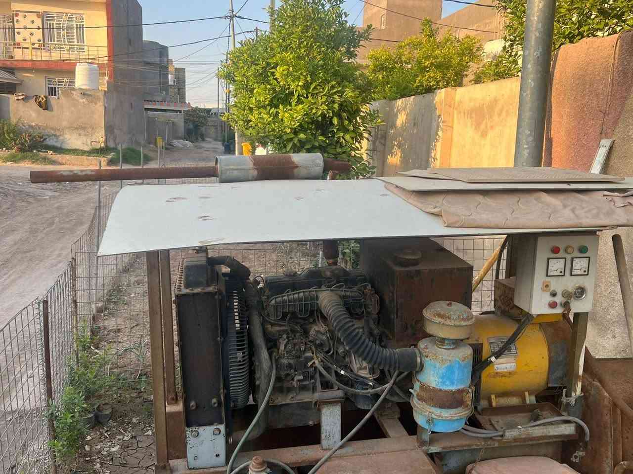 مولده مكينه ٢٧٠١ لافتح ولا تنقيص مكفوله رأس التوريد ٣١ كيفي مكفوله المكان أبو غرق شارع الإمام واهذ رقم ***********
