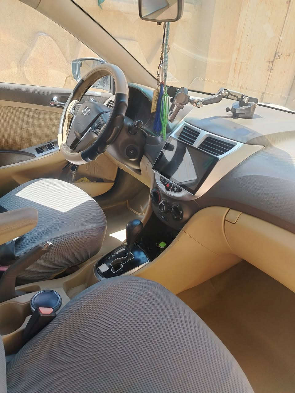 اكسنت مديل 2013
بيه صدعات وبارد اباب الصدر
المحرك 1/6
السعر 98 $
***********
