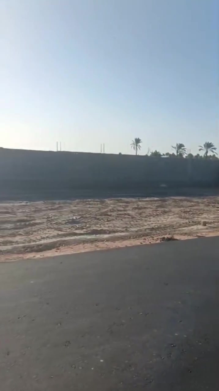 للبيع قطع اراضي مميزه خدمات كامله من ماء وكهرباء وتبليط وأناره طابو زراعي سند 25 في مركز المدينه منطقه البكرلي الثالثه خلف ملعب البكرلي للا ستفسار الاتصال عله الرقم ***********
