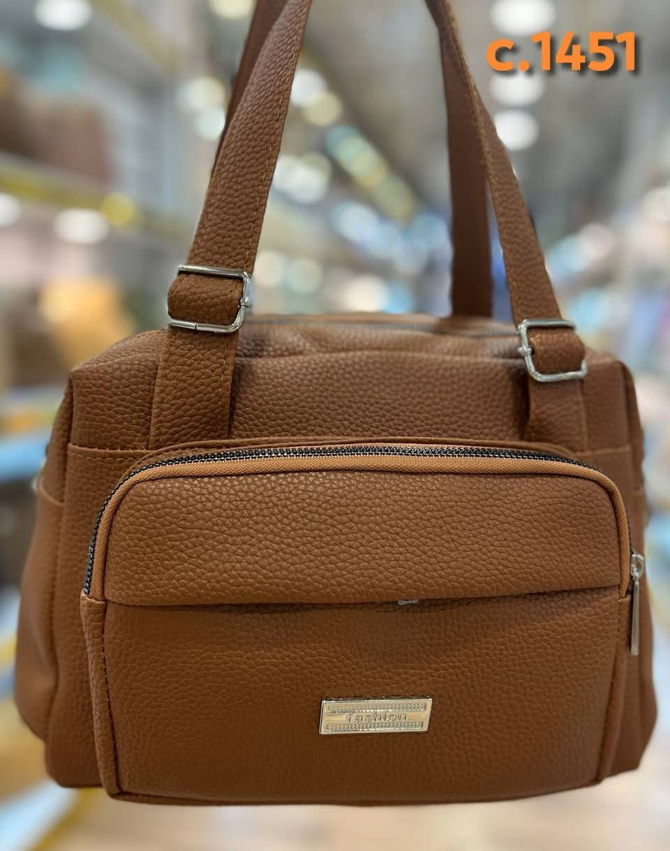 🆕️ New Venesia 🆕️ جديد فينيسيا 🆕️
👜 حقيبة نسائية جلد طري 👜
الالوان متوفرة داخل الصور 👇
💰 السعر 8.000 💰
للحجز والاستفسار مراسلتنا على الواتسب 👇
📞***********☎️
📍العنوان : موصل / حي الرفاعي/مقابيل سايدين القسم
