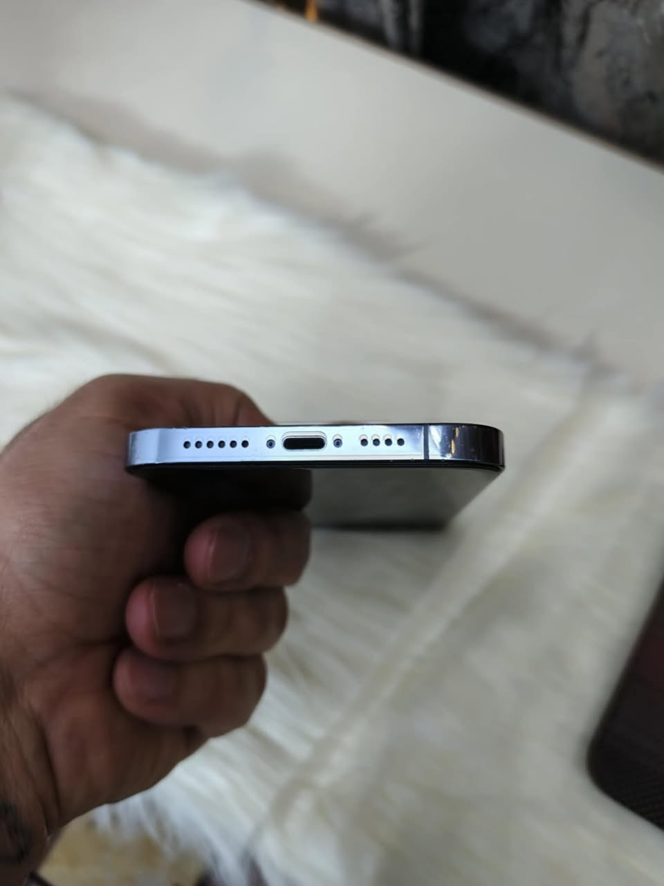 13 برو ماكس تك سيم
بطاريه 90 شرط ممصعده تاخذو 

جهاز مستبدل شاشه اصليه وبيها طبع 

ذاكره 256 السعر 480 الف 

***********
