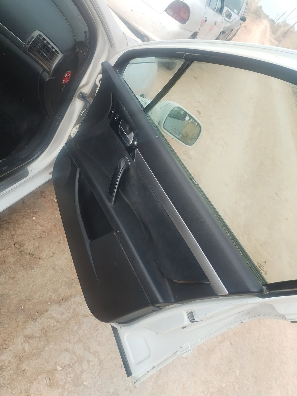 سلام عليكم سياره بيجو ٤٠٧ مديل ٢٠٠٩ محوره محرك كامري ابو الجف ٢٢٠٠ سياره جاهزه من كلشي يرادلهه شويه ترتيب خفايف مكانهه كربلاء سياره راعيهه موجود سنويه سقطت قبل اقل من شهر رقم بغداد دواخل نضيفه شاشه لمس كهربائيات يرادلهن شويه نفض سعرهه ٣٦ وبيه مجال  بيع او مراوس
***********
