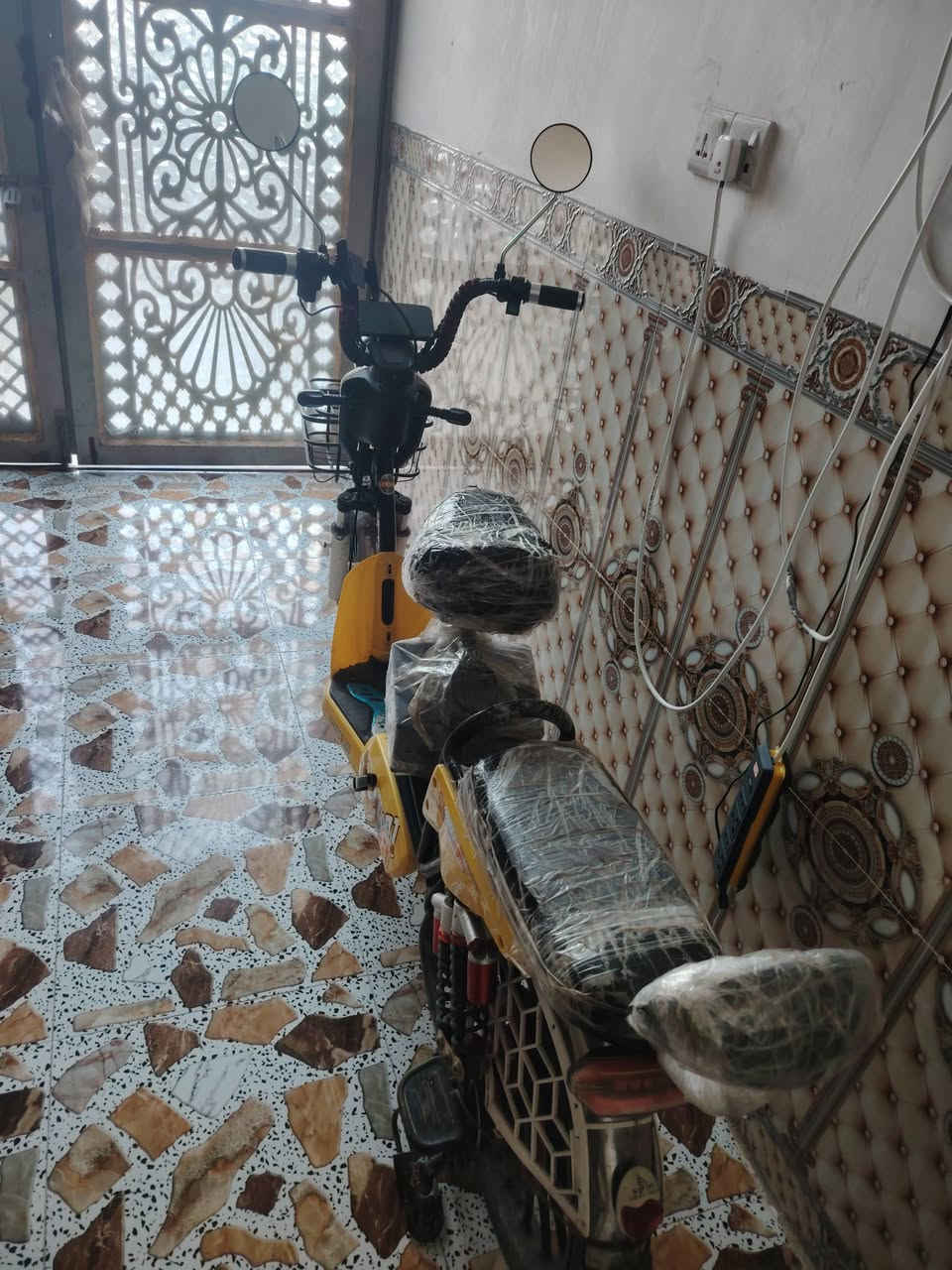 السلام عليكم بايسكل شحن اربع بطاريات جديد السعر 275 وبي مجال ***********
