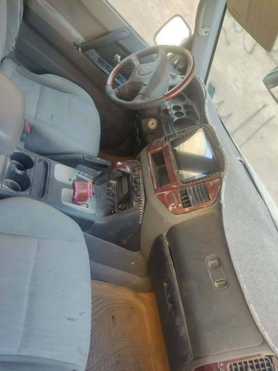 السلام عليكم باجيرو للبيع موديل 2008 السيارة صبغها احزام فقط بدون حادث السيارة كاملة مكملة تحويل مباشر السيارة أحلى من الصورة كير مكينة 6 سلندر كفالة السعر 80 ورقة وبيها مجال مكان السيارة كربلاء المقدسة رقم ***********
