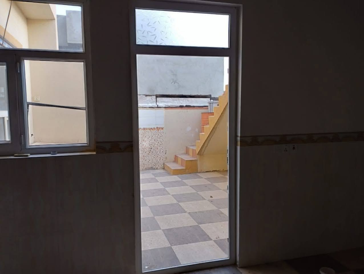 خانوبۆکرێ قاتی سەرۆ  بردسورنزیك هەرزان بازاڕی دییە
***********
