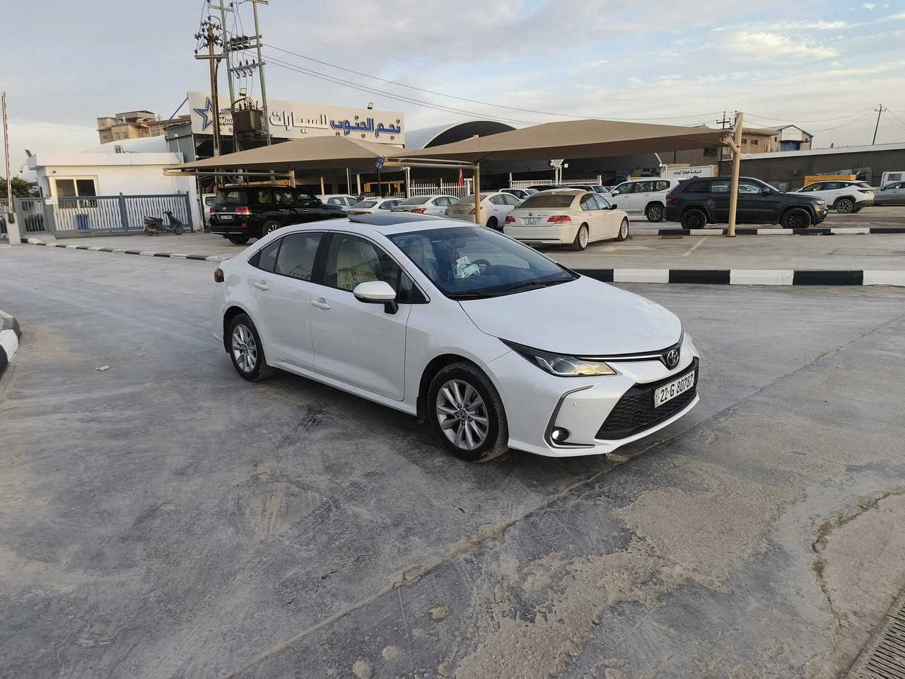 السلام عليكم
كورلا موديل 23 وكالة البعاج 
 فول مواصفات 
ماشيه 33 
كفاله من الصبغ فقط بارد بيه
السعر 180 وبيه مجال 
***********
