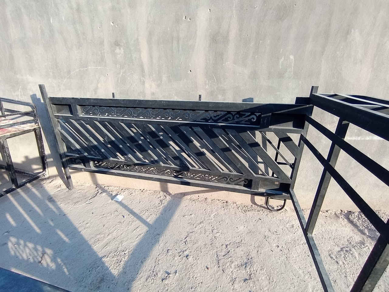 سلام عليكم محجر البيع كية نثيه محجر بلازمة جديد لا خياس ولاكس  مكان بغداد المعامل الباويه  سعرة 450الف  رقم ***********
