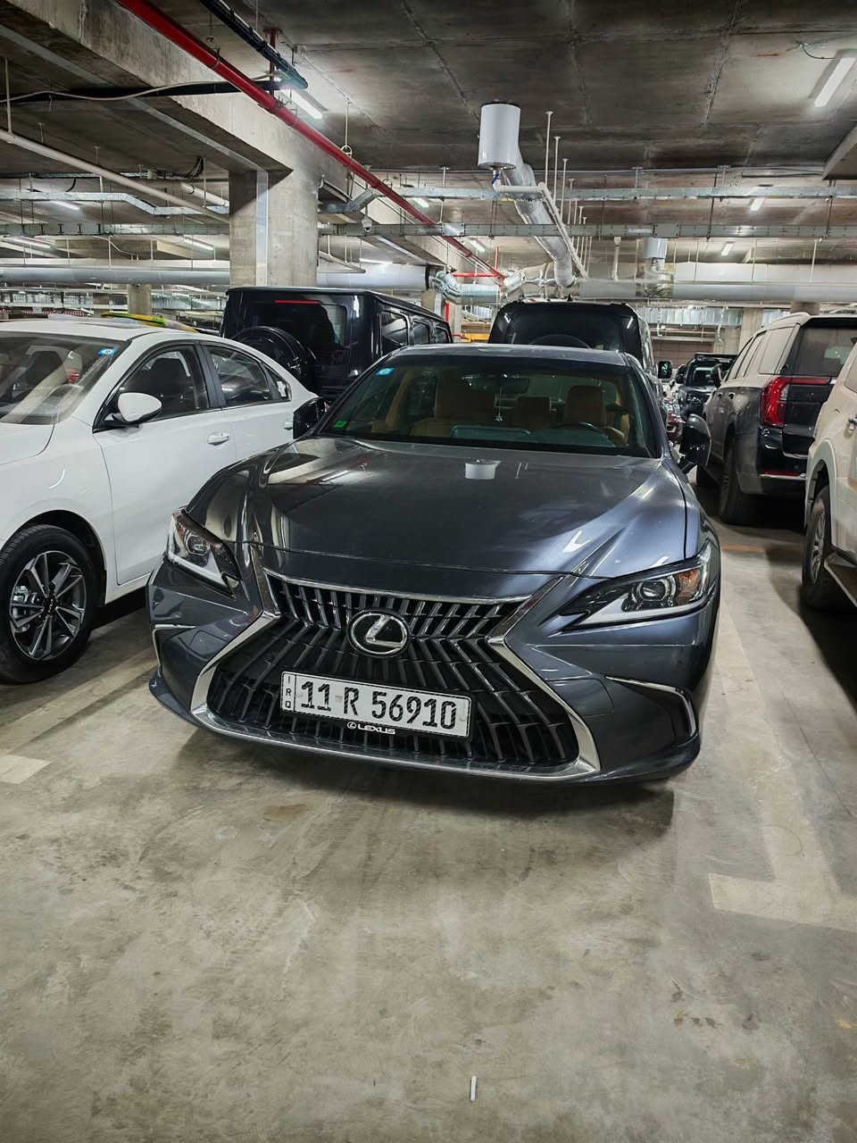 السلام عليكم
للبيع بسعر مناسب جداً 
لكزس 2023 300es
ماشية 39٫000 km
السيارة كلين تايتل مابيها قطرة صبغ
السعر 26 مليون وبيها مجال بسيط للطيبين

للتواصل *********** 
متواجد كل الأوقات تحياتي
