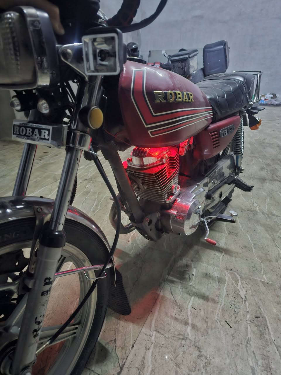 السلام عليكم
ياجبار يارب اخواتي روبار 2018 
5 غيارات فاضي ماكينه دهب منفيس موجود
طالبين 450 الف وسكره للمعتمد ***********
