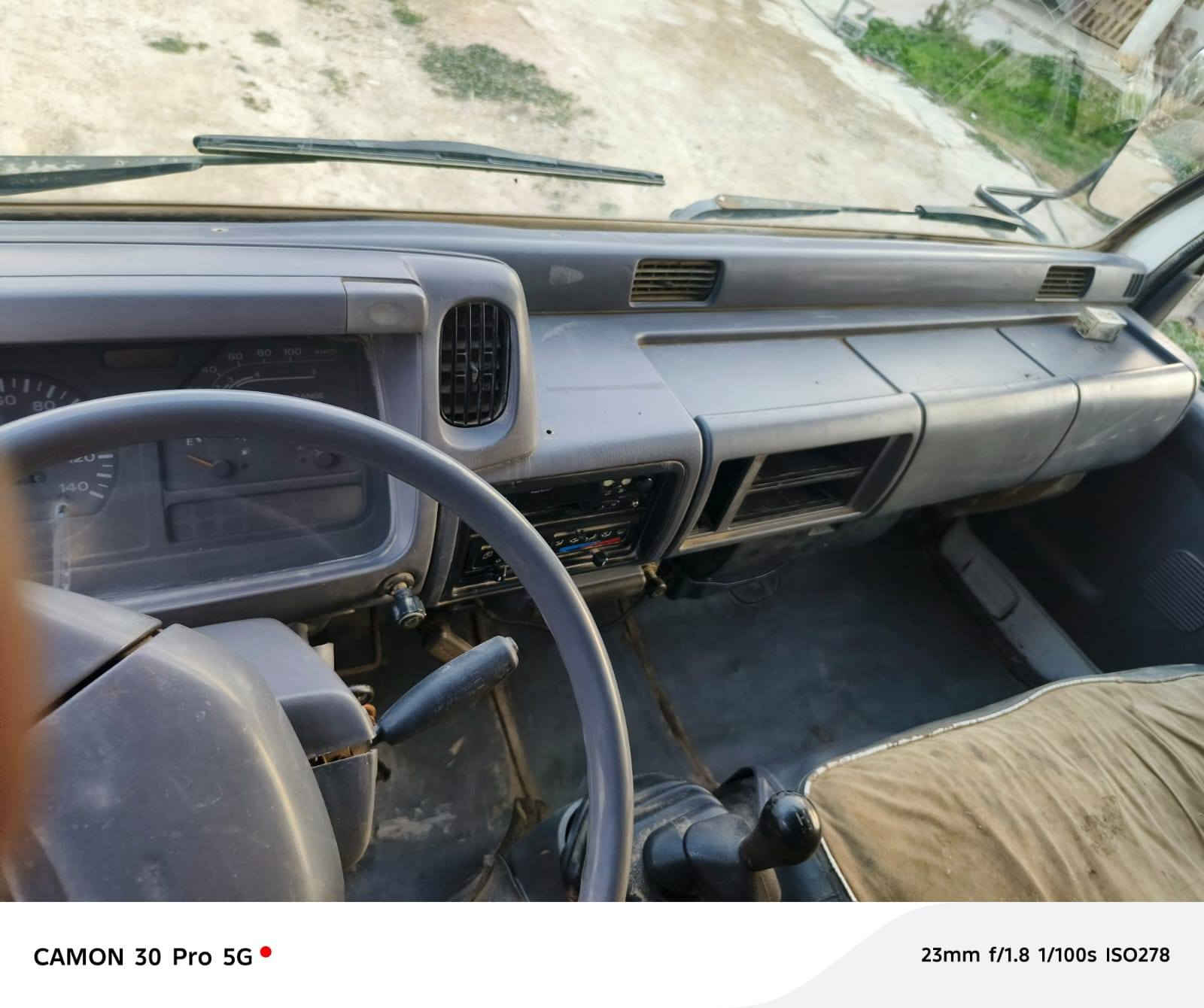 السلام عليكم كتر نيسان طول 5.5متر  كير محرك  شرط  خير من الله  بس رادلها شويه ترتيب 85وبيها مجال0784104060او ***********
