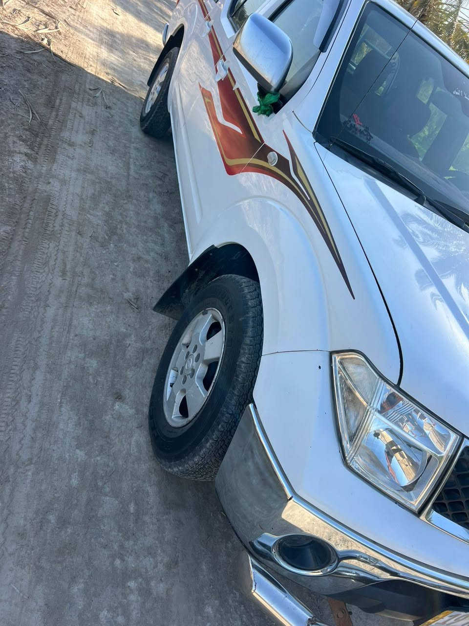 السلام عليكم نيفاره للبيع موديل 2008 رقم كربلاء بسمي إنكليزي سنويه جديده مكفوله بيه فقط جاملغ أمامي جه السايق كير عادي سياره جديده تخم تاير حداديه تبريد تدفئه السعر ب80 فقط ابيع مكاني حله الإتصال ‏‪***********‬‏
