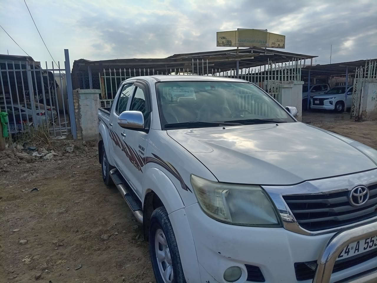 بيكم هايلوكس للبيع  موديل 2014 مكفول كفاله عامه رقم ادهوك انكليزي سنوية 2028 مكان نجف للاستفسارات رقم ***********
