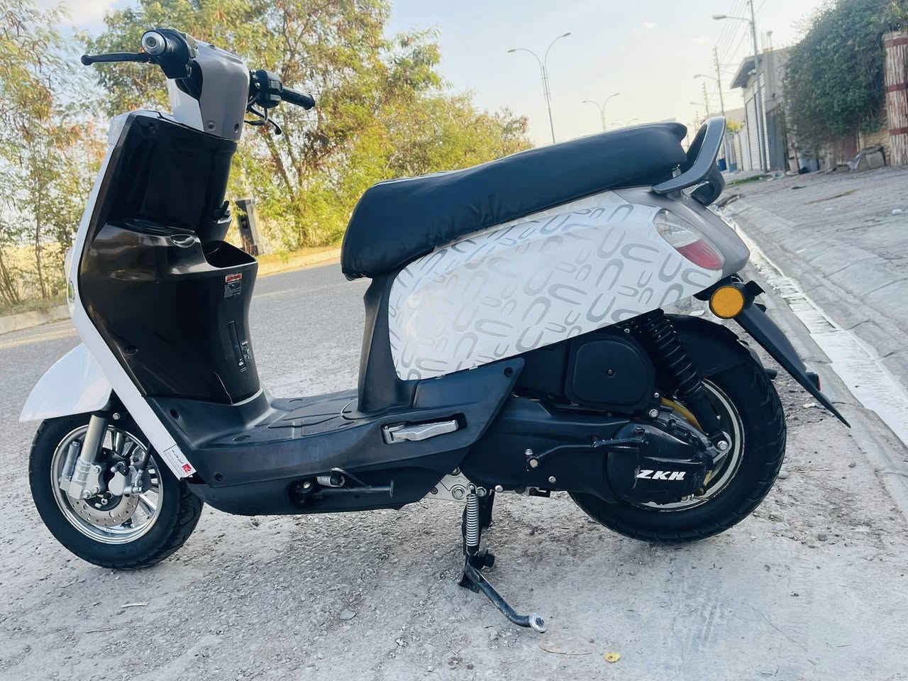 ماطور ماكس بوليسي ZKHموديل 2022 لاصرف ولا بخار شراط محرك كبس ماطول كامل شغل  سلف وكهرباء شغل شراط كل بلاري.  نقص بيه. بس سيم كيج سرعه قفط باقي ماطور مكفول عام شراي يجي خاص او اتصل عليه ***********
