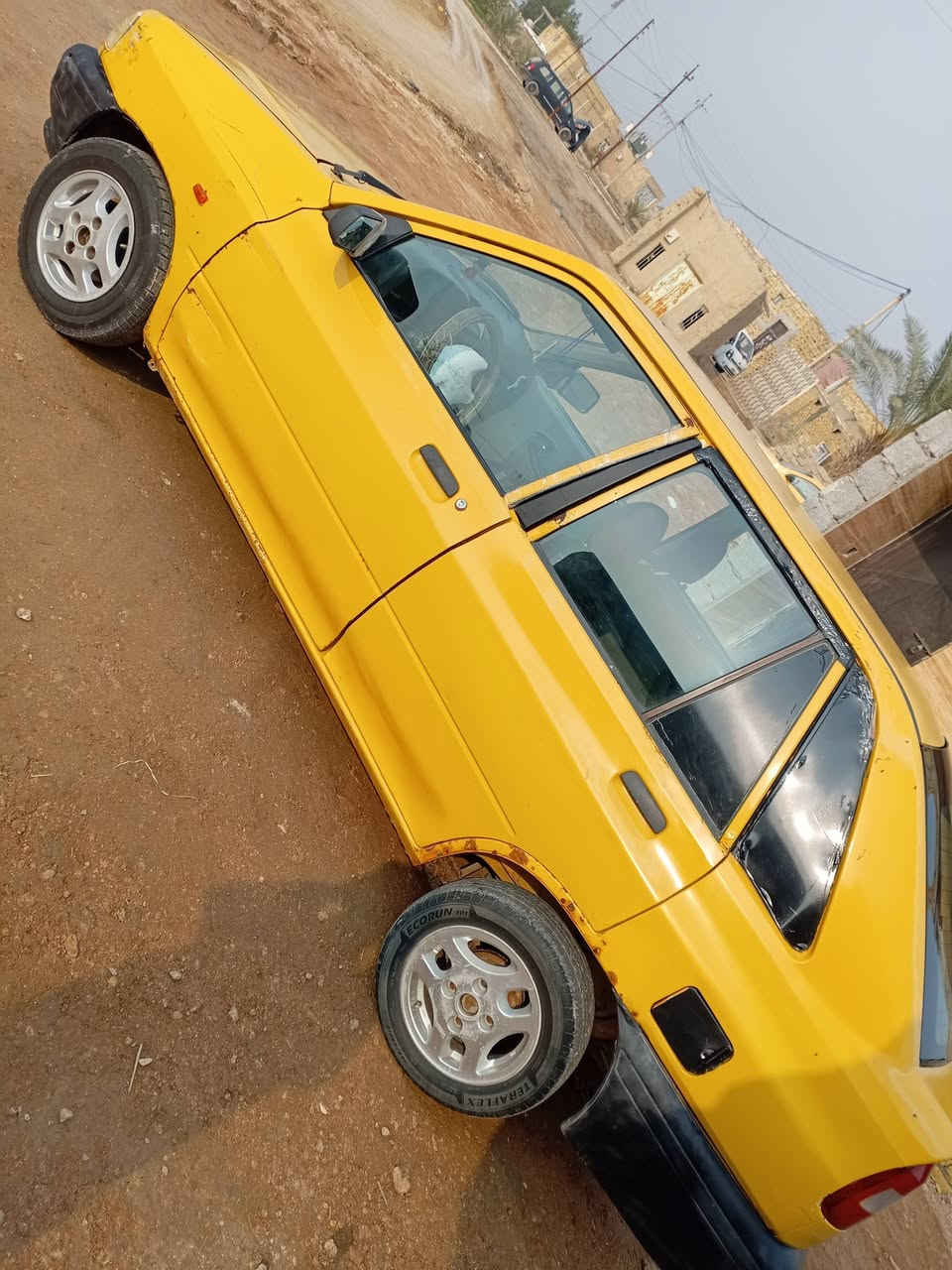 سلام عليكم 
سيارة سايبة للبيع 
موديل 2011
سيارة نضيفه ما بيهة شي اله نقوصات بسيطه 
السعر 18 وبيهة مجال للطيبين 
***********
