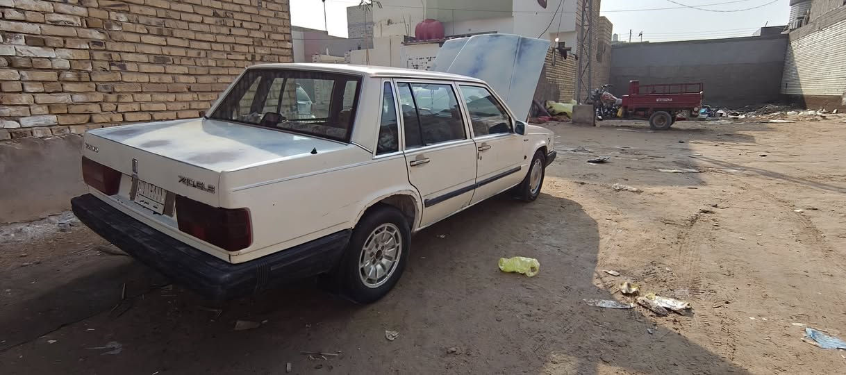 السلام عليكم موديل 90رقم نجف تحويل ثاني يوم سنويه ساقطه كشر مكفول كير محرك جدد السياره خير من الله مكلف بنشر ***********📞
