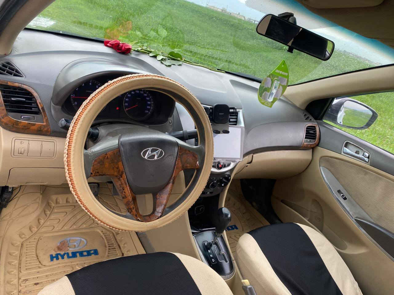 السلام عليكم
اكسنت خليجي موديل ٢٠١٣ رقم مثنى مشروع وطني تحويل مباشر 
كير مكينه  ١٦٠٠ دوش قطرتين شرط مكفولات تبريد ثلج  فقط رش ٣ قطع  حداديه جديده تخم تاير جاهزه من كل نواحي 
السعر ٧٩ وبي مجال 
#العنوان #الديوانيه مركز ***********
