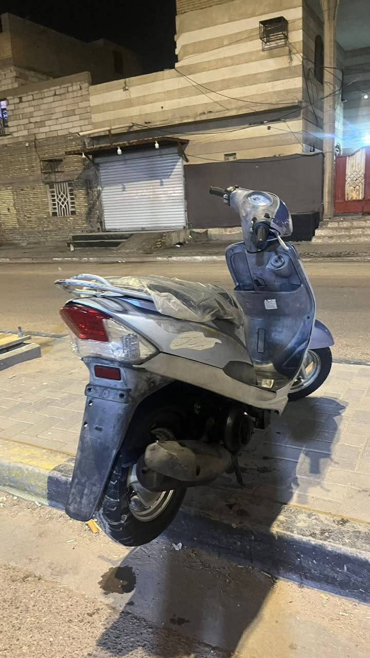 سلام عليكم دراجة ماكس قجمة مال رمبة سالهة شهر من طالعة من الرمبة دراجة ما مفتوحة ولا تنقيص ولا اي شيء دراجة كاملة تجي شغل وتروح بكاني بصرة السعر 850 وبيهة مجال ***********
