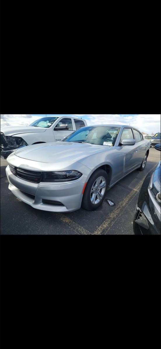 جارجر sxtموديل 22 رقم اربيل ب اسمي
ماشيه38 ميل صور الحادث موجود بلصور بدون دواخل بدون ايرباك البنيد محدث بدون ضرر 

سعر 227 وبيهه مجال مكاني بغداد ***********
