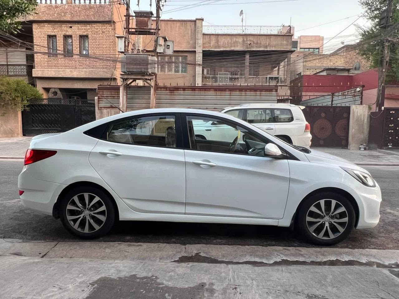 سلام عليكم اكسنت 2015 خليجي كامله بدون نقص كير مكينه تبريد ثلج مكينه 1600 دوش رقم بغداد باسمي السياره فول فتحه شاشه كامره حساس خلفي تحكمات ويل كب كروم بيه 5 قطع صبغ اثر شخوط بدون بارد ولا معجون شرط السونار بيها بس على كد اصبع تعديل يم الباب الامامية اثر طخة السعر 89$  وبيه مجال مكان السيارة بغداد حي القاهرة 

***********
