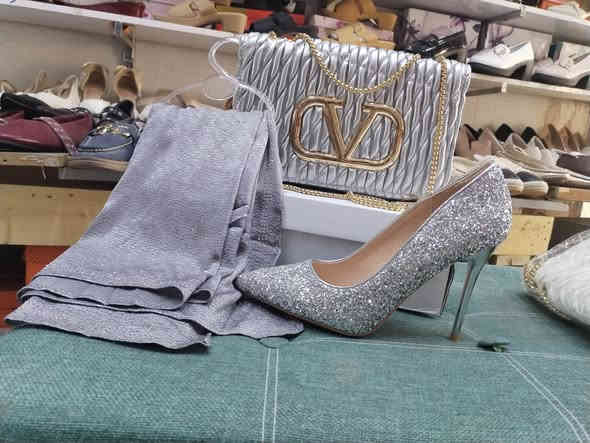 اللهم صل على محمد وآل محمد
#جديدنا ✌️😍😌 
 جنطة
و حجاب
وحذاء كعب
بنات هاي الموديلات تحفه بالبس انيقه ونازكه بشكل حتفيدكم بدوام بطلعات كلش مريحه بالبس  %100 والترند هسه هاي لاشكال 😍🔥✅👍🏻
الديوانية قضاء عفك
سوك الزهراء
خلف حسينيه الزهراء
بصف سوك حميد الكبير
قرب منزلية عفك 
بصف مملكت الجمال
بصف امزون للأحذية
اكو خدمة توصيل داخل عفك
رقم موبايل ***********
او مراسلة صفحة
