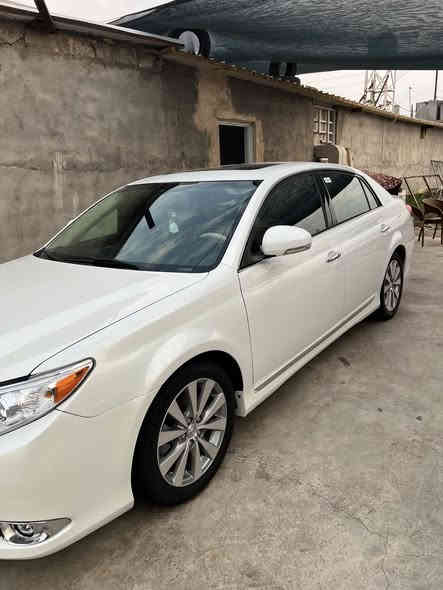 تويوتا افلون 2012 ( خـليـجـي ) ليمتد 
رقم بغداد فول مواصفات 6 سلندر  
بصمة فتحة حساس أمامي وخلفي 5 بصمات 
كشنات جلد 2كرسي كهرباء كشن تدفئة تبريد
دخول ذكي بدون مفتاح كامرة اصل
فول سستم ايرباك عدد 8
لايت عدسة
بردة خلفية 
داخل فورميكه 
وباقي مواصفات الافلون الفول المعروفة 
السيارة ماشية١٣٦ الف شرط حقيقي 
كير ومحرك وحدادية وكهربائيات وتبريد وتدفئة كلها شغاله وعلى وضع الشركة 
المحرك على وضع الشركة بدون فتح ولا صوت رواجز ولا تنقيص ولا دخان
تخم تاير جديد 
داخل السيارة على وضع الشركة
الكشنات لا مبدله ولا مصبوغة ولا مجددة 
كتلوكات وعدة وسبير وجك الشركة 
مكان السيارة بغداد  
بيها بارد جاملغ خلفي 
وبيها قطعتين صبغ 
السيارة جديدة بمعنى الكلمة 
الاتصال واتساب ***********
