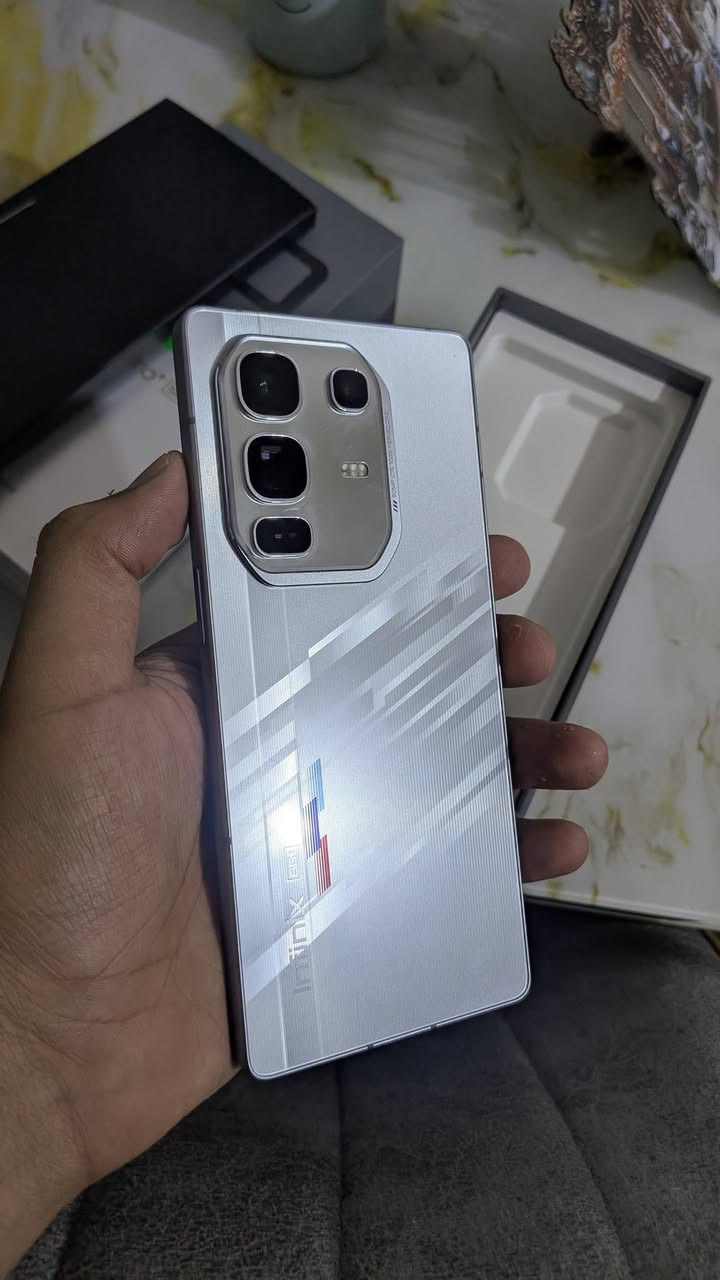 السلام عليكم..انفنكس Not 50 pro plus 5g استخدام يومين بس مشتغل بس مرتين سعرة 390 ألف وبي مجال بسيط جدا عنواني ديالى لايتوفر توصيل


**إذا كنت صاحب هذا الإعلان وتريد حذفه لأي سبب، رجاءا أرسل رسالة إلى الدعم الفني**