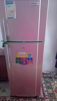 ثلاجات للبيع عدد 2ماداخلات تصليح تجميد وتبريد وللاستفسار على الرقم وات...