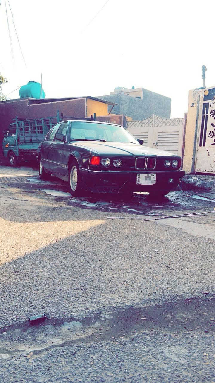 سلام عليكم للبيع بي ام ٧٣٥ سياره مكينه جديده خير من الله كهربائيات كلها شغاله جام وشاير ولايت زنون تبريد شغال صدر جديد تخم تاير غرفتها حلوه سلايد شغال رقم بغداد الماني سنويه مشروع وطني بس صاحبها ماندله اتكفل سرقه وعشاير وهاي ل امور وسياره كيرها مينمر بس بك ليوم صار يحتاجله فلتر مال دهن مطموم السعر ٢٥ورقه وبيها مجال مكان بغداد الشعب ***********
