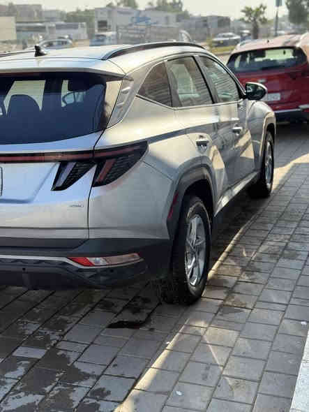 السلام عليكم 

توسان 2023 وارد امريكي sel H TRAC البيع 
مواصفات :
شاحن لاسلكي 
بصمه 
دخول ذكي 
صندوق كهرباء
الشاشة كار بلي 
شاشة كامرة خلفية 
رادارت 360 درجة
 تدفئة بالكشنات 
تبريد قطعتين 
وضعيات قيادة
هاند بريك دگمة
اوتو هولد 
خاصية إطفاء المحرك بالازدحام

خاصية النزول من المنحدرات

مثبت سرعه تفاعلي ومحافظة على المسار 
تشغيل عن بعد 

ماشية 25 الف 

الضرر دعامية خلفية وضربة بسيطة جدا في باب الصندوق نفسة معمر ومصبوغ

السياره احلة من الصور وجاهزه من كل شي 

للاستفسار *********** 
السعر (210) ورقة 
‭
واتساب او اتصال

الموقع بغداد حي اور
