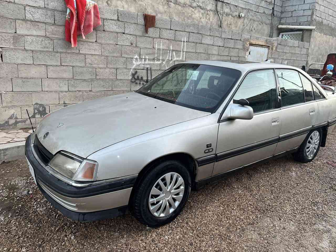 السلام عليكم اوميكا موديل1992نضافه فول ابلادي بدون صبغ يعني كفاله رغم نينوي سنويه ال 2029سعر 27او بيه مجال ال مكان رمادي ***********
