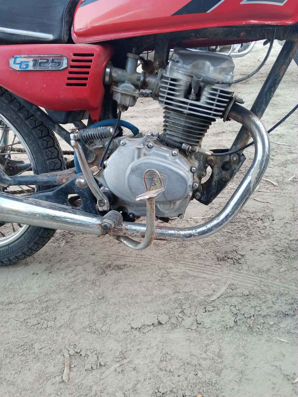 السلام عليكم دراجة للبيع موديل 19 
محرك بلادي لا تنقيص ولا تبخير السعر 275 وبيها مجال قليل مكاني بابل جبلة ***********
