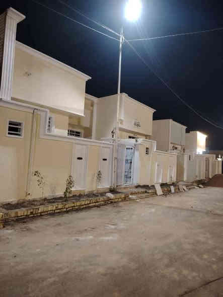 وتساب ***********
عنوانه المكتب مقابل قريه الغدير عمود262 مكتب النور للعقار 
#__مساحه_لبيت_لواحد150متر_مربعه 
#_ 
#بيت_طابو_زراعي_سند25
سعره 58 عرض شارع 17متر فول خدمات 

بناء حديث غير مسكون
بناء ممتاز جدا  عنوان  لبيت النجف 
#مقابل_ملحق_قرية_الغدير_مباشر 
يحتوي لبيت على+ غرفه2+صاله + ستقبال +مطبخ +صحيات بلداخل +
***********وتساب
