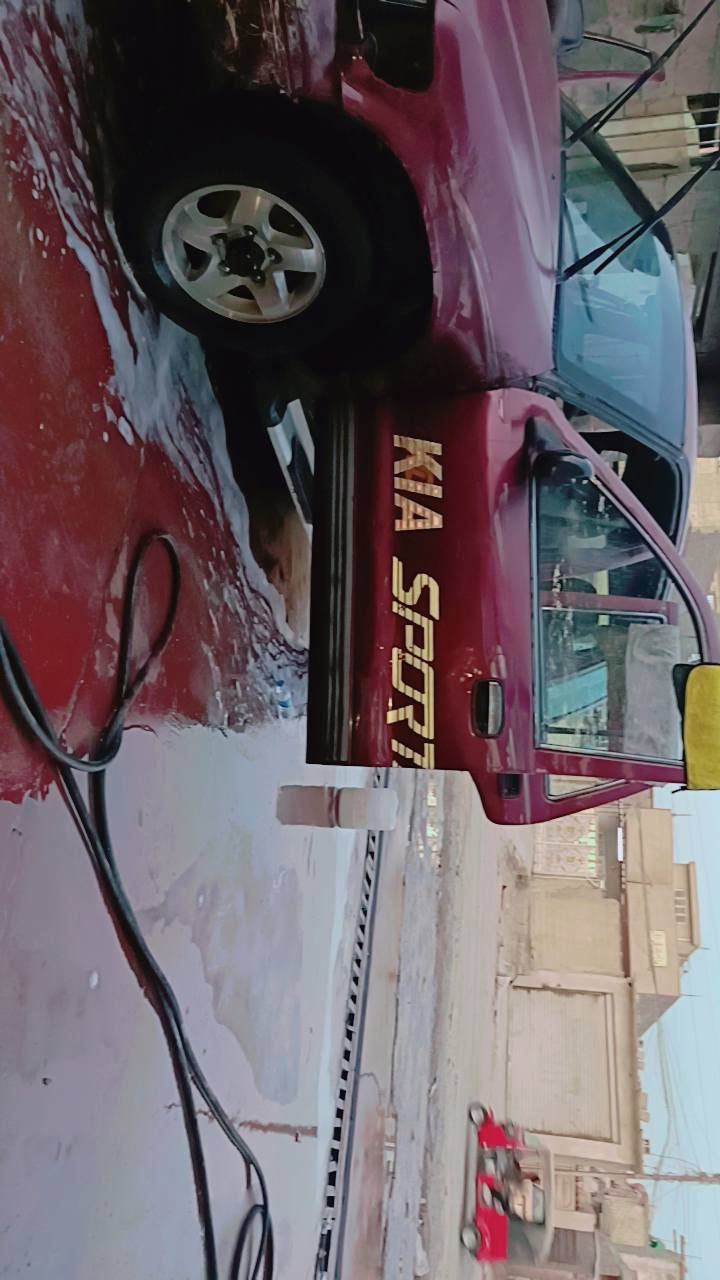 سلام عليكم مرخصه مدير الكروب سبورتج مديل ٩٣ رقم بقداد خصوصي سياره بلادي قطره سبق ما بيهه مكينه وكير وكسل كله مكفول تخم تاير جديد المامي جبلي مكان سياره مدينه الصدر قرب مطعم وليد السياره خير من الله السعر ٤٠ وبيهه مجال ***********اسياره بسمي تحويل ثاني يوم
