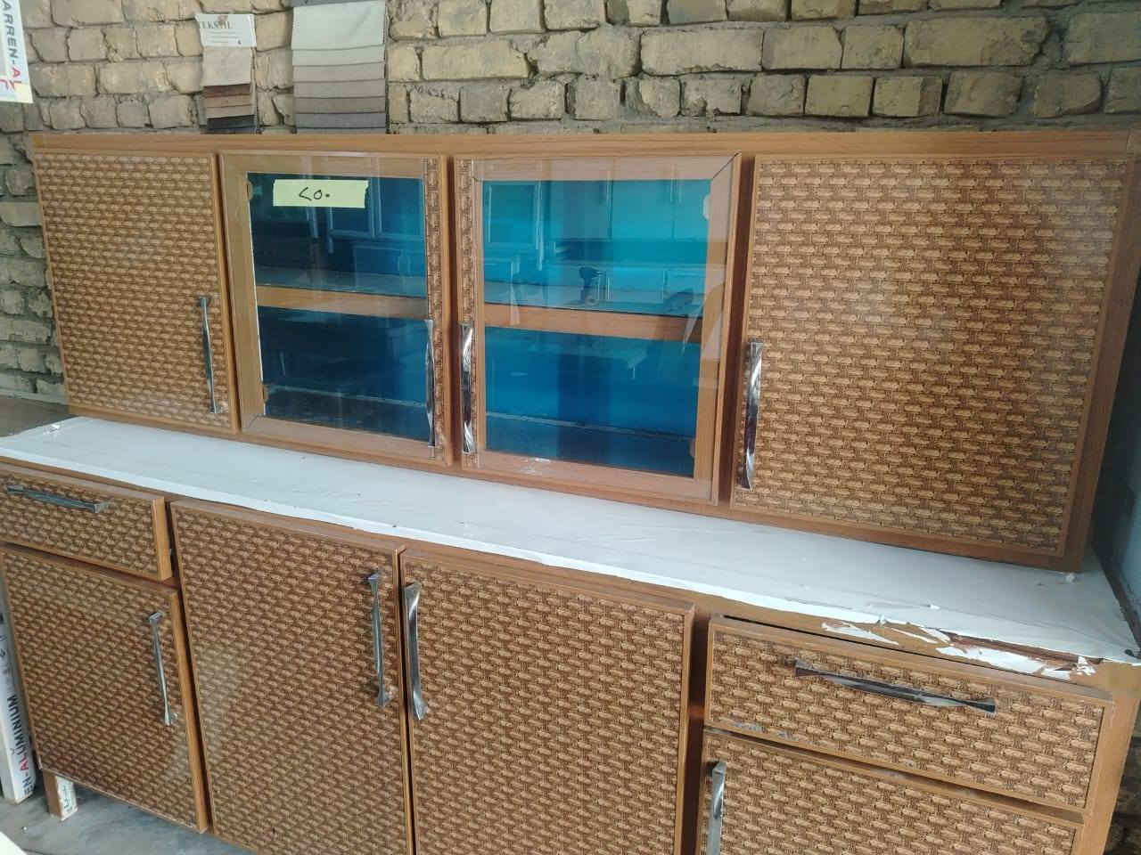 للبيع كونترات بالة مستعملة النضافة موضحة بالصور  ابيع واشتري واراوس الاسعار موضحة بالصور وبيهن ممجال 
العنوان : بلدروز مقابيل مدرسة الثقافة مجاور انفنتي مول 
للاستفسار: ***********/***********
