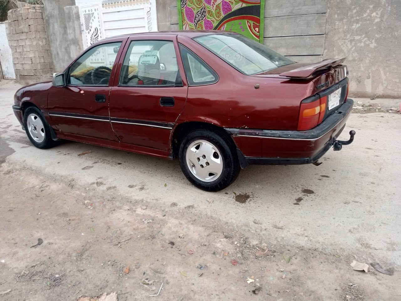 السلام عليكم أوبل فكترا للبيع موديل 1992سياره رقم ديالى محرك 1800بسمي تحويل ثاني يوم كهربائيات كلها شغاله السعر 30  وبيهة مجال مكان السيارة ديالى خان بني سعد الاتصال ***********
