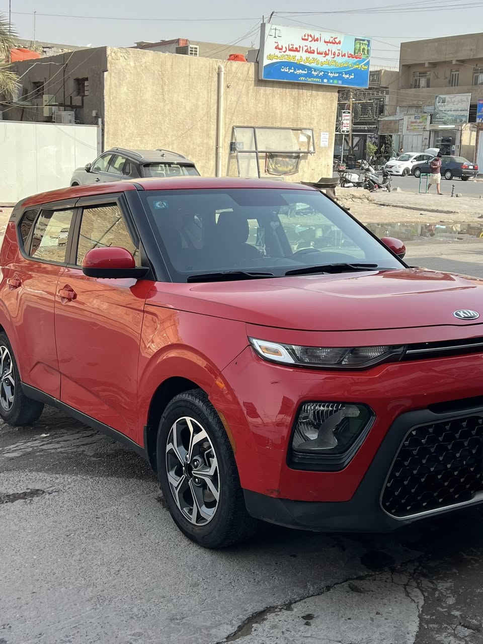 سلام عليكم كيا صول للبيع موديل 2021 لون طماطة مميزة مواصفاتها مواضح بلصوره سياره جديده حادث مواضح بلصورة سعر 158 تلفون ***********

