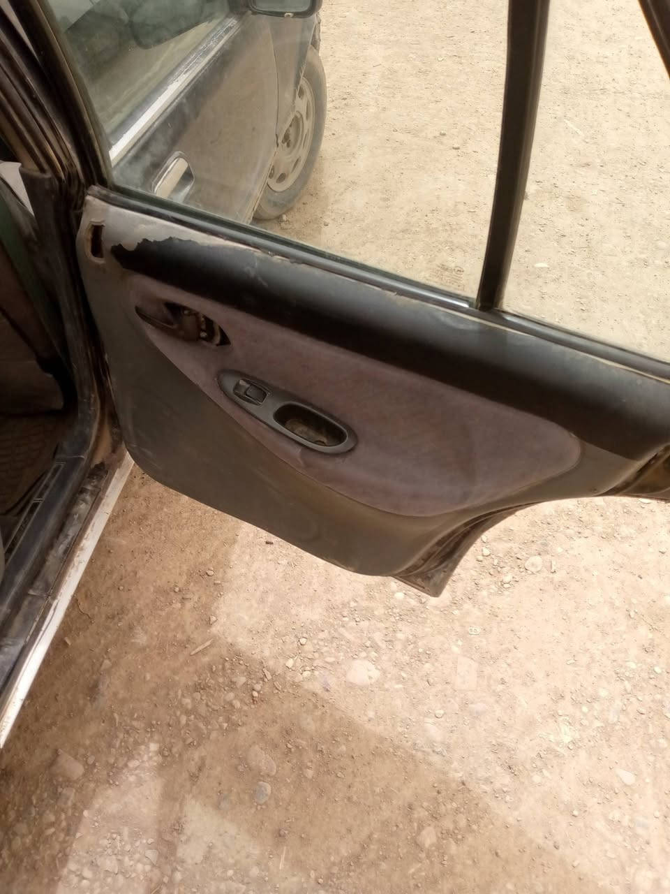 السلام عليكم عندي سياره دايو برنس للبيع موديل 94 صاحبها من حمرين رايدها 14أو بيها مجال 
هذا رقمي للتواصل ***********
