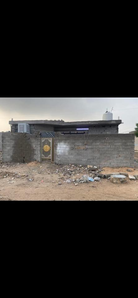 السلام عليكم دار للبيع مع الأثاث المساحة ٩٠ متر مربع ركن في شارع ابو الثلاجات يحتوي على ستقبال مطبخ+صالة وغرفة حمام منور كراج ٧في٣ الاثاث طباخ سنك مجمدة كنتور بلازمة مبردات عدد ثنين حديد وبلاستك سخان دانكي السعر ٣٨ مجال قليل الأستفسار ***********
