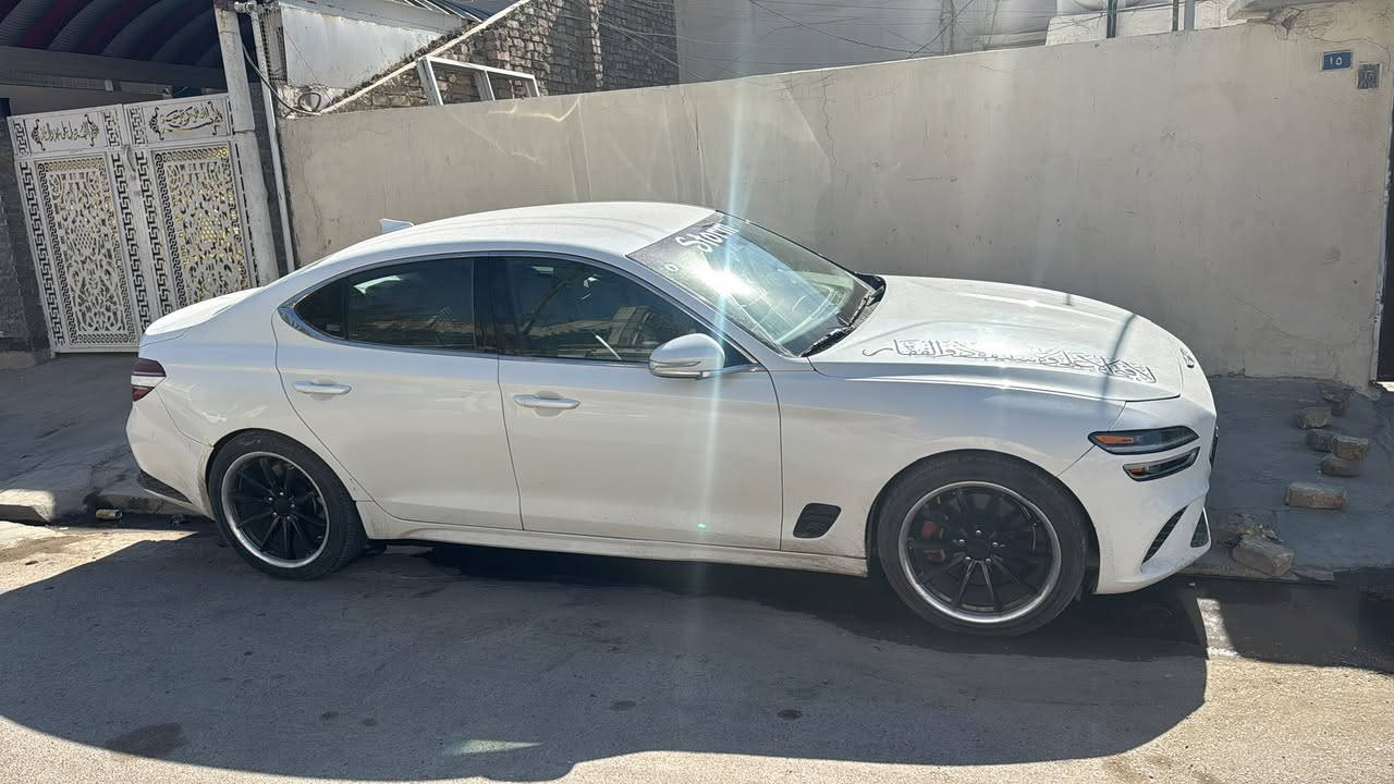 جنسس موديل 2022 
6 سلندر 3.3تون تيربو 
صبغ صفحه عكس السايق و بنيد 
حادث امريكا فقط جاملغ خلفي و باب و الباقي نصبغت اثر طخات
السعر 188 و بيه مجال 
***********
