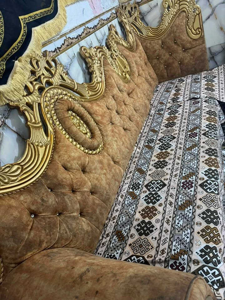 تخم ديوان للبيع طوله ١٣ متر
بغداد حي ؤر
سعره ٧٠٠
***********
