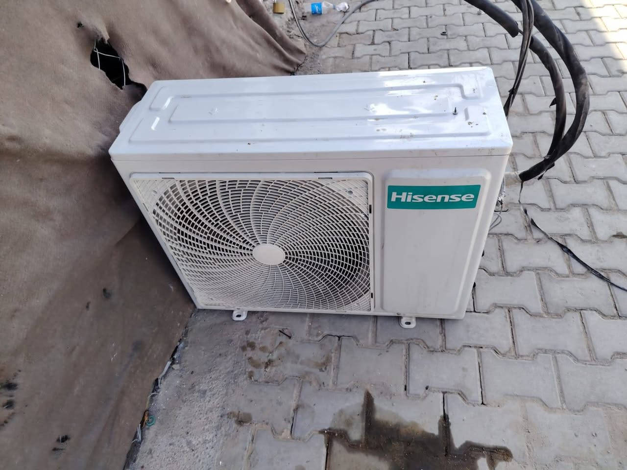السلام عليكم
سبلت هايسنس طنين غاز 410 جهاز نظيف خير من الله ما داخل تصليح السعر 450 وبي مجال ضمان 10 ايام مكان الصويرة حي الزهور 
للاستفسار الاتصال بالرقم ‏‪***********‬‏
