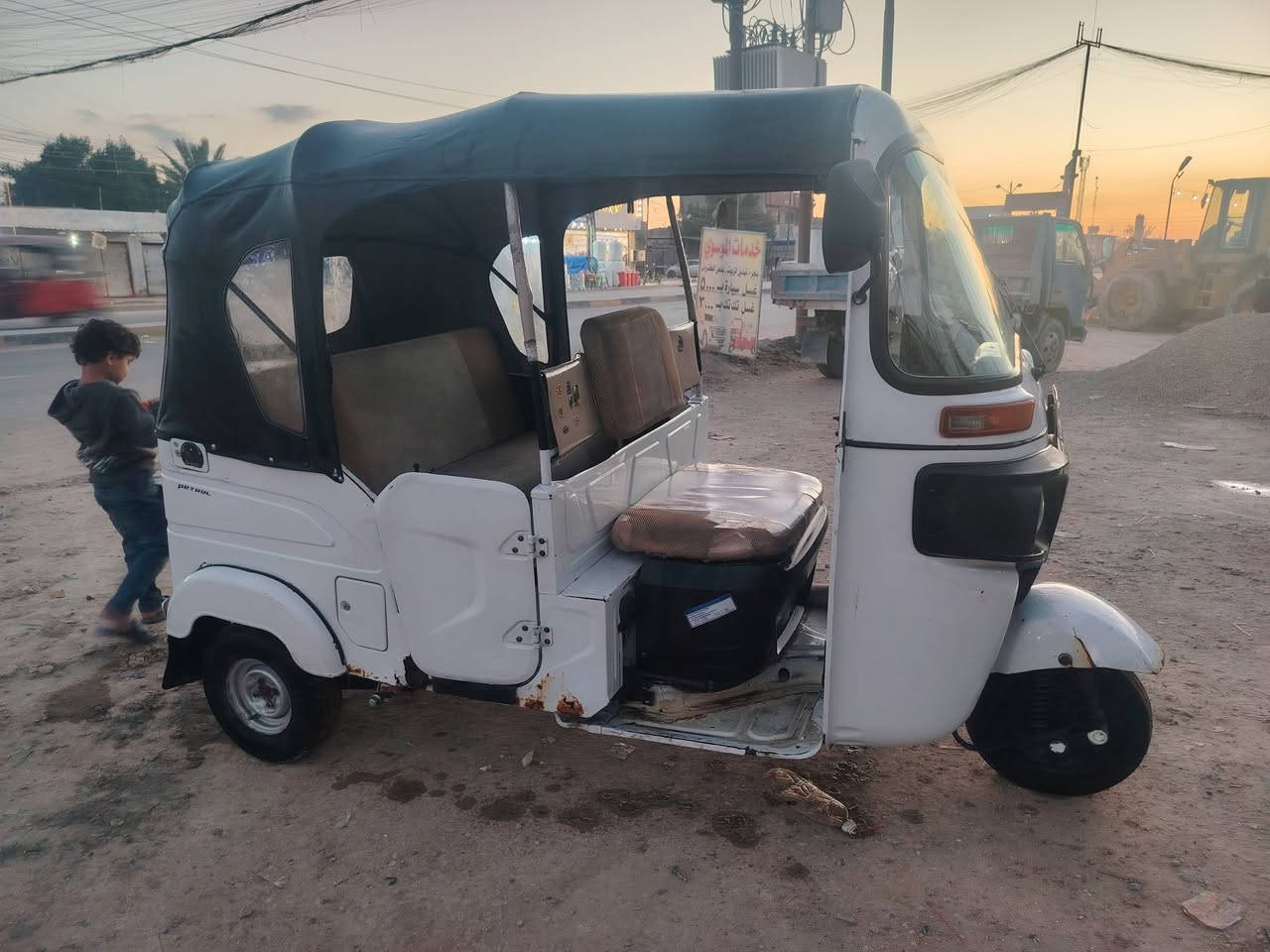 سلام عليكم تكتك مديل 2021 
مابيه قطرت صبغ بيه خياسات مثل ماموضح بل صور
مكينه خير من الله لاتنقيص ولا تبخير
سكن بغداد بل رشاد
سعر 6700 بيه مجال كلش بصيط
للتصال ***********
