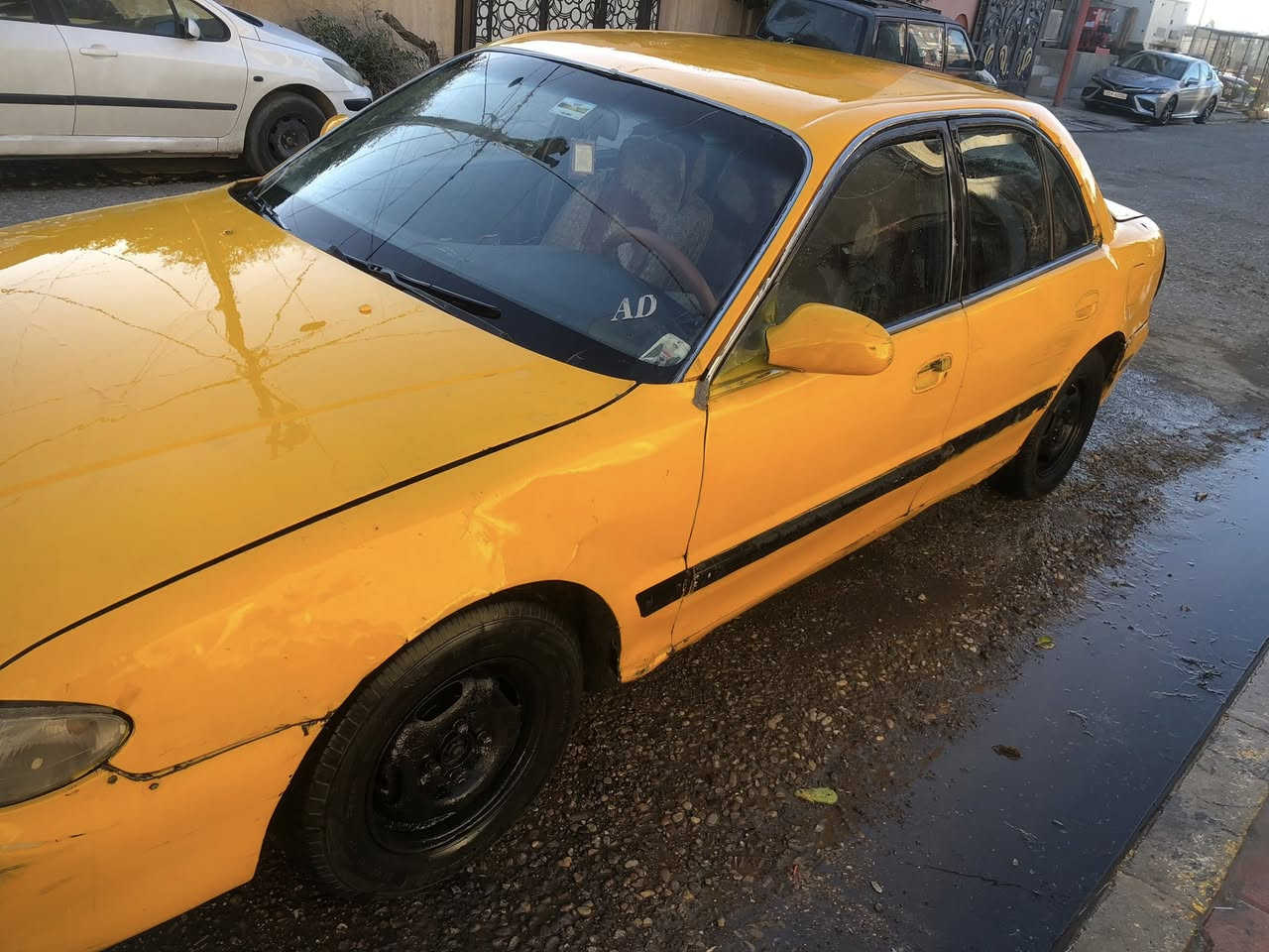 سلام عليكم سيارة هونداي سوناتا تكسي للبيع أو للمراوس
كير ومكينه جديد شرط تحويل وكاله موديل 1999 رقم كركوك 
سنويه عظم عاج سعر 20 وبي مجال الشاري يخابر ع الرقم ***********
