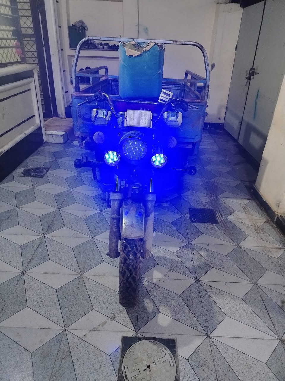 السلام عليكم ستوته للبيع موديل 2015 محرك 2021 ركبه وشاصي مكفولات أوراق اصولي غير متواجد على فيس***********
