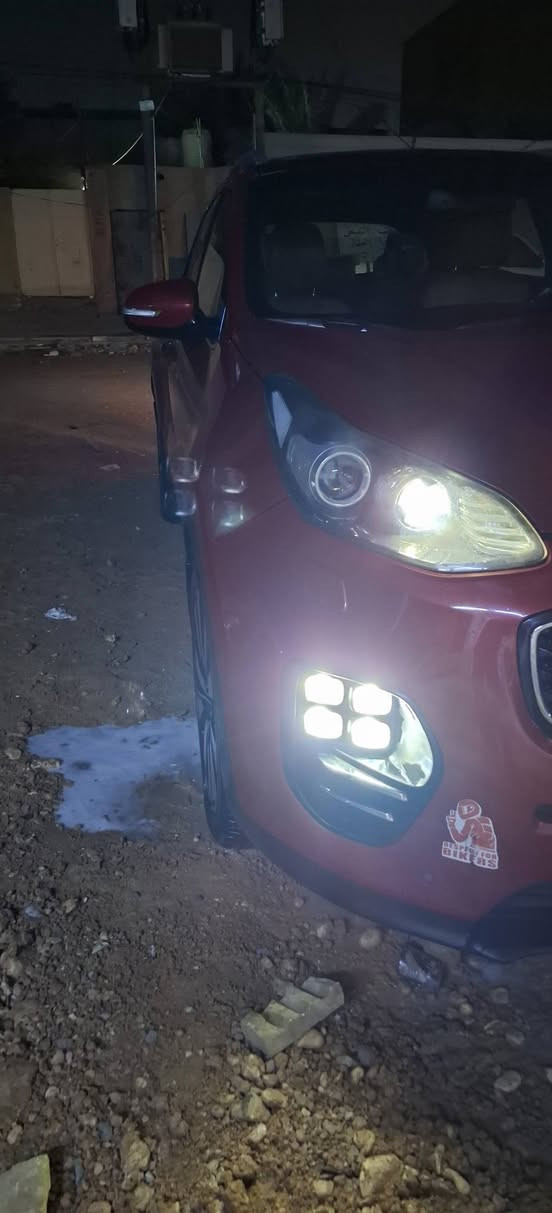 تحيه طيبه للبيع كيا سبورتج خليجي رقم بغداد الجديد سنويه هزه كله جديد عليها ادامه كامله سياره جاهزه بدون نواقص سياره مكفول من حادث وصبغ وفتح بيها فقط جاملغ أمامي شخوط وتم وضع كلير سونارات اثنين موجود بيها تخم تاير باتري جديد قمارة بنوراما دواخل عسلي تبريد قطعتين ٣ وضعيه قياده  حساس أمامي وخلفي لد نهاري وليلي زراك لايت اشاير بل مري وشفط  كشاف رباعي تحكم لايت عالي ناص زنون بلاد تبريد وتتفئه شغال ويل ١٩ كروم فراشه سعر المطلوب 25 مليون قفل ***********
