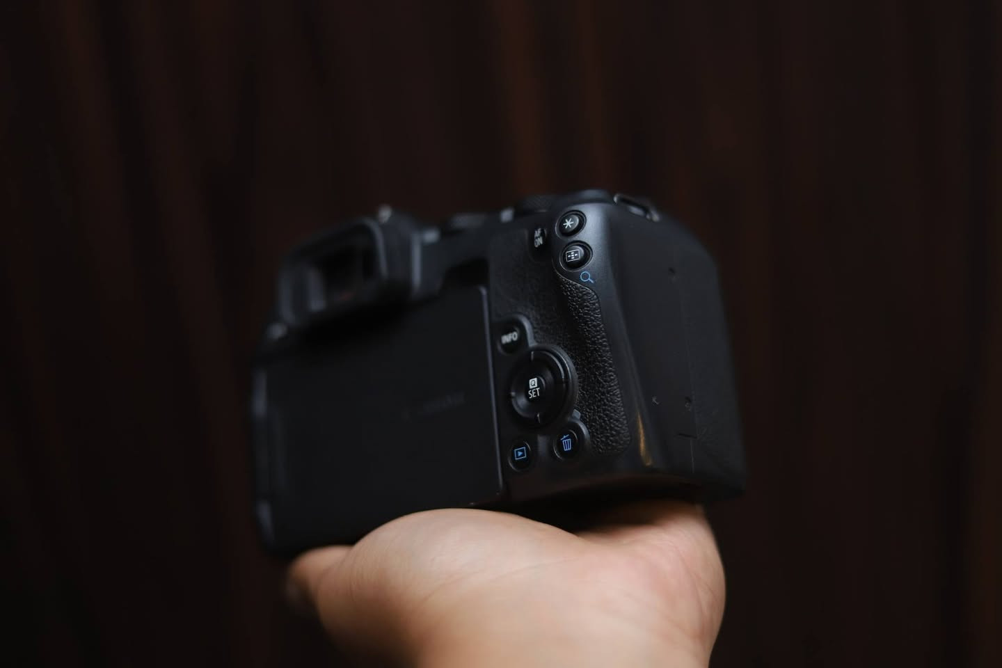 Canon Rp✨️
كاميرا كانون Rp الغانيه عن التعريف💥
حاله نضيفه كسر زيرو👌
شتر 10k يعني لسه أستعمال خفيف👍
معاها كل مشتملاتها الأوريجنال✅️
_شاحن 
_بطريه
_حزام
_بوكس
_مونت
وبسعر لقطه لسرعة البيع🔥
اللي محتاجها يكلمني وهقلو كلو التفاصيل 🏃
للتواصل:01024662671


**إذا كنت صاحب هذا الإعلان وتريد حذفه لأي سبب، رجاءا أرسل رسالة إلى الدعم الفني**
