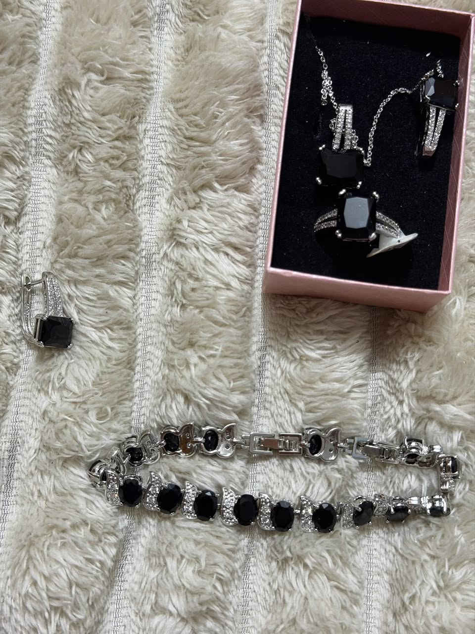 فضه 925 اسوار كلاده محبس تراجي قياس لمحبس 10


**إذا كنت صاحب هذا الإعلان وتريد حذفه لأي سبب، رجاءا أرسل رسالة إلى الدعم الفني**